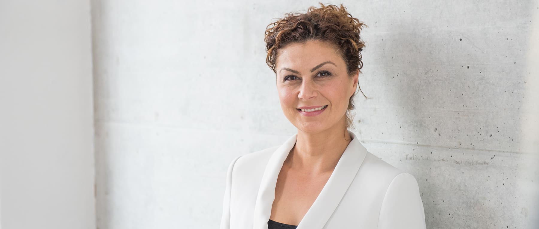 Portrait Zehra Sirin, Dozentin HWZ