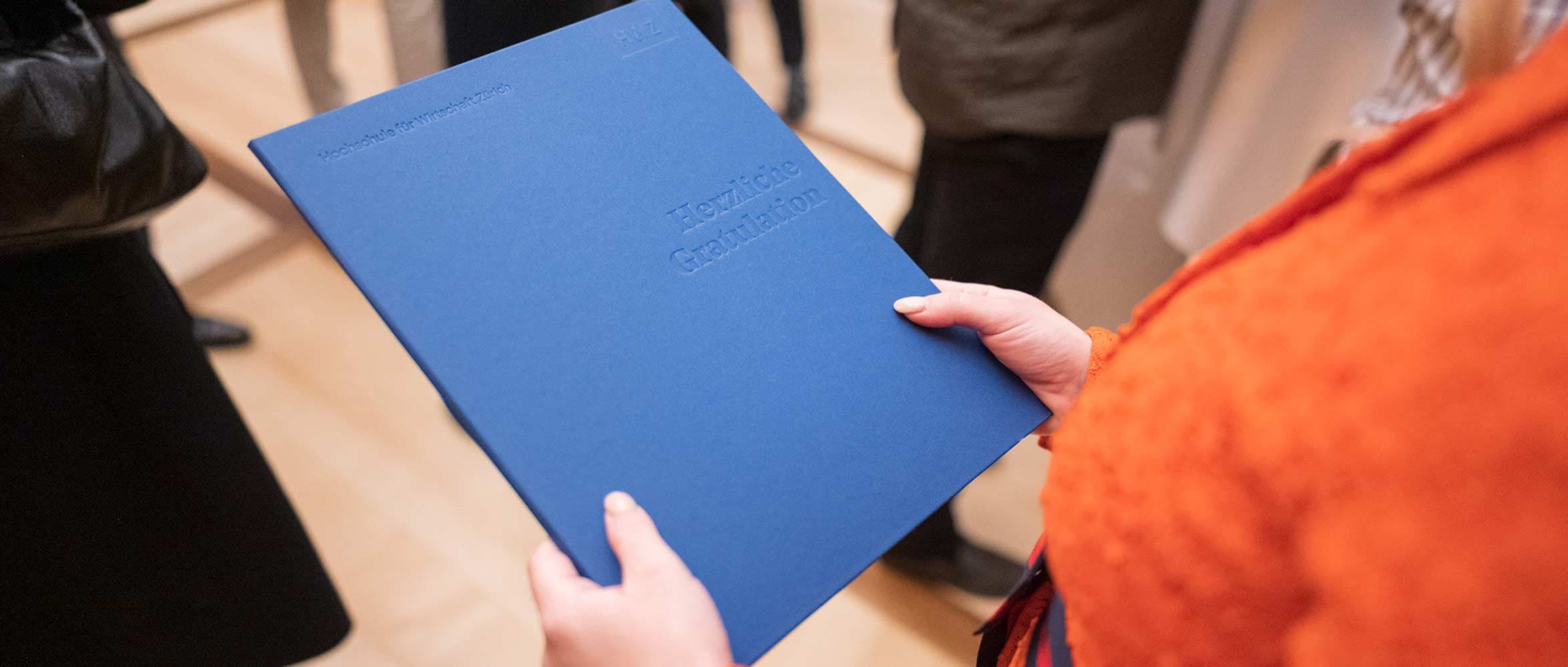 Titel Beitrag Bachelor Diplomfeiern