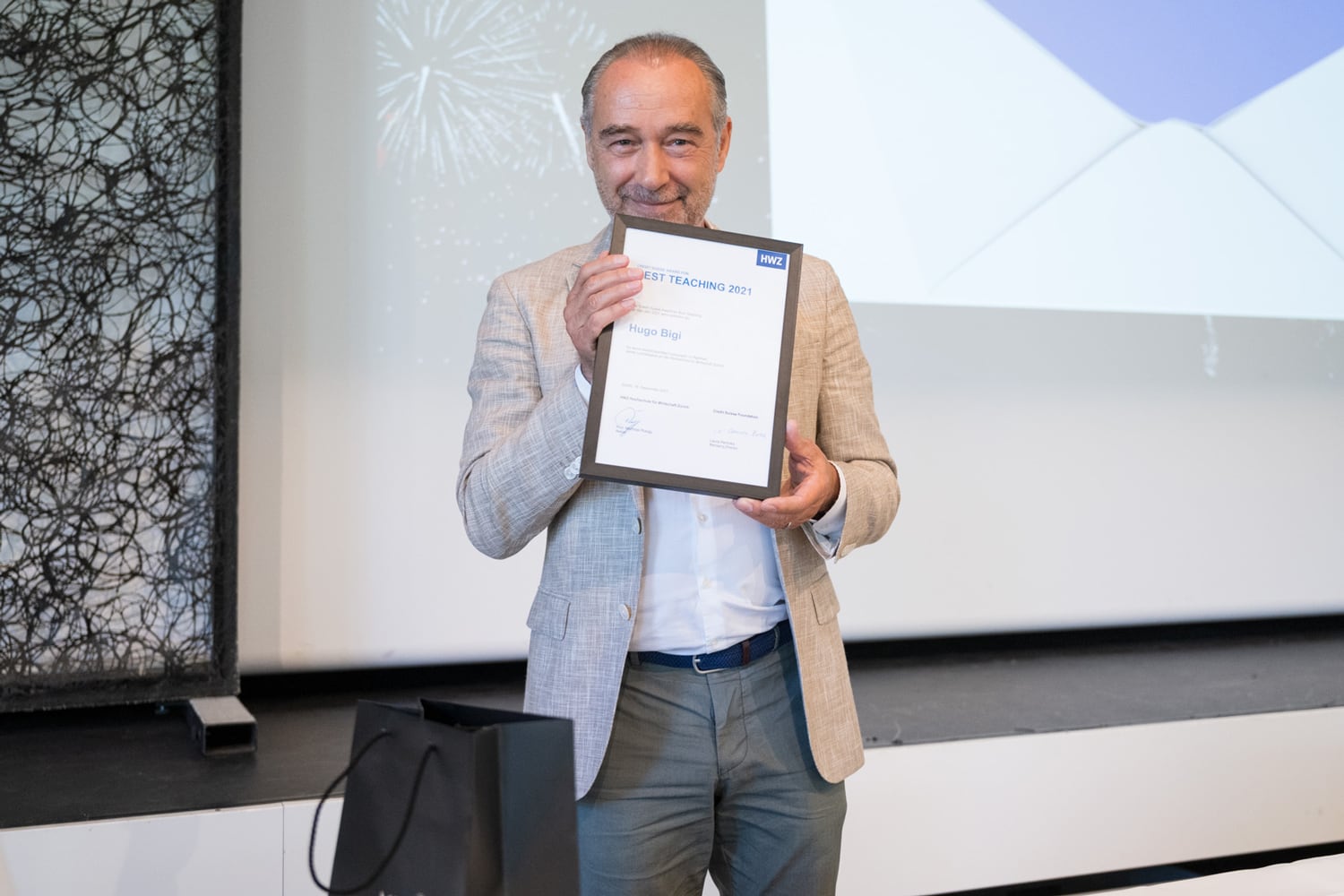 Hugo Bigi erhielt den Award for Best Teaching 2021.